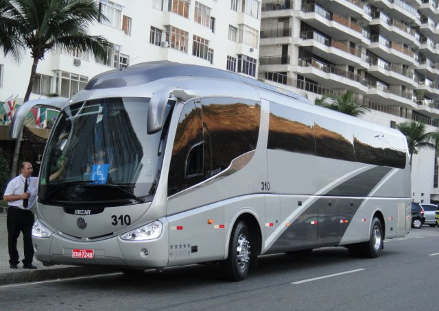 Ônibus executivo_irizar.jpg