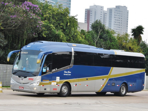 foto ônibus executivo 46 lugares.jpg